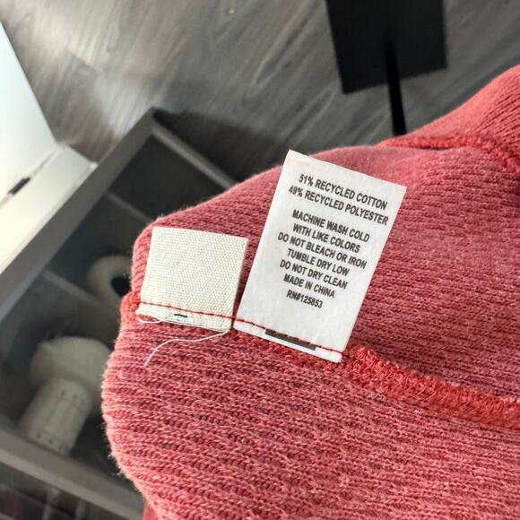 Taylor Stitch The Heavy Bag Waffle Crewneck Engine Red Shirt 46 NEW LS Pullover - Picture 7 of 7